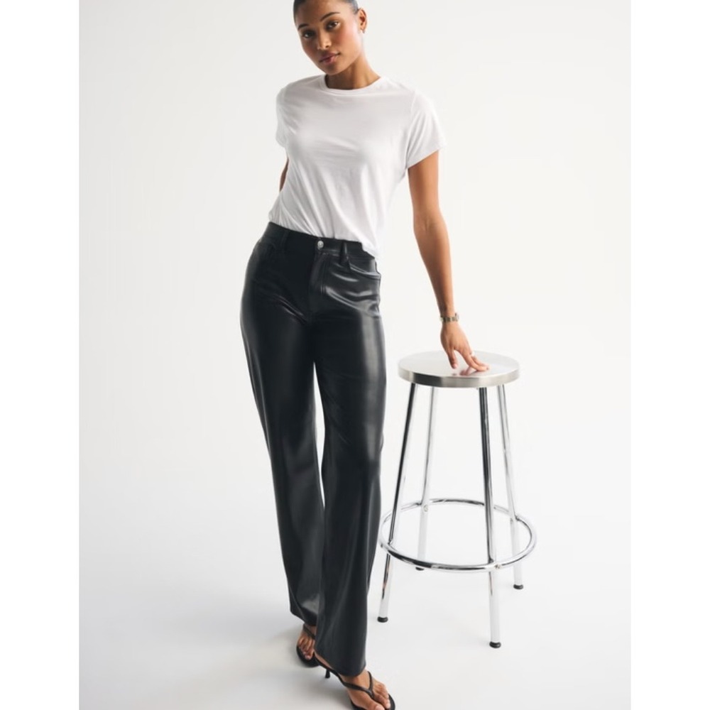 Abercrombie Curve Love Vegan Leather 90s Relaxed Pant Ultra High Rise Size 24